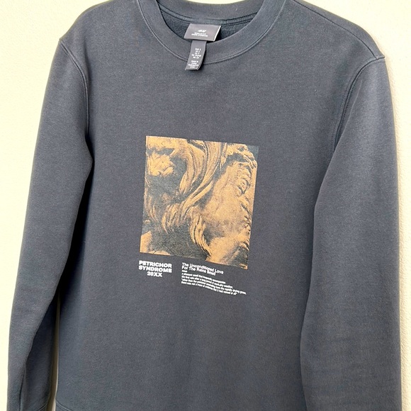 H&M Graphic Sweatshirt - Picture 2 of 6